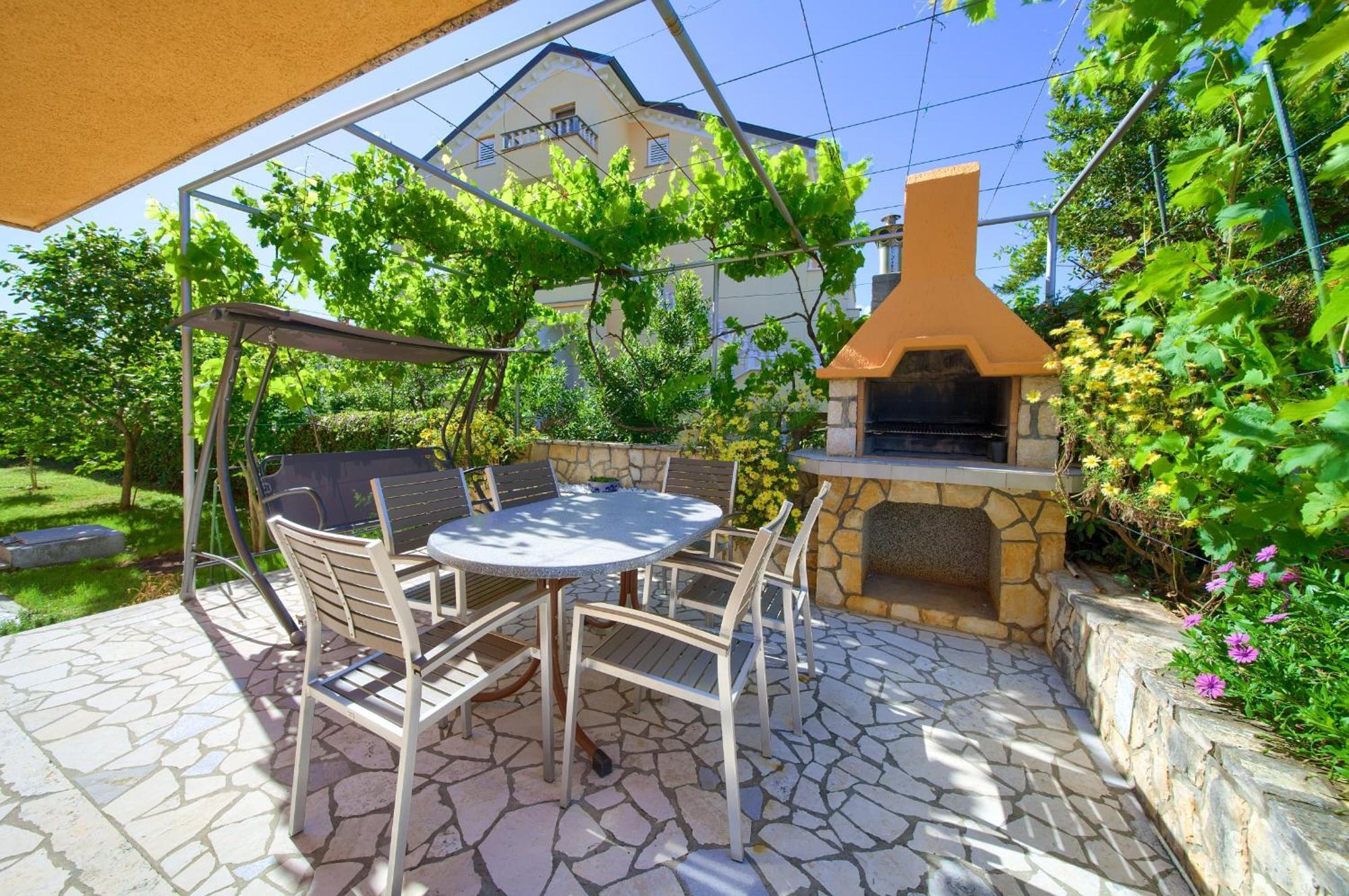 Apartment Bazina - Airconditioning, Parking, 500M From The Beach Krk Town Exterior foto